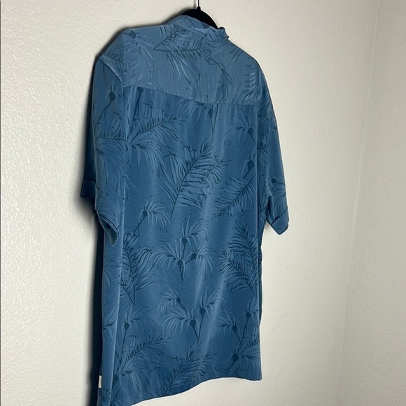 Blue Leaf Print Button-Up Shirt - Picture 11 of 14